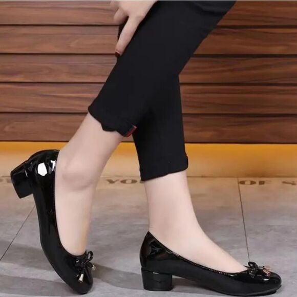 BRAND NEW KATE SPADE NEW YORK WOMEN'S BEV BOW PATENT LEATHER BLOCK HEEL - Picture 1 of 15